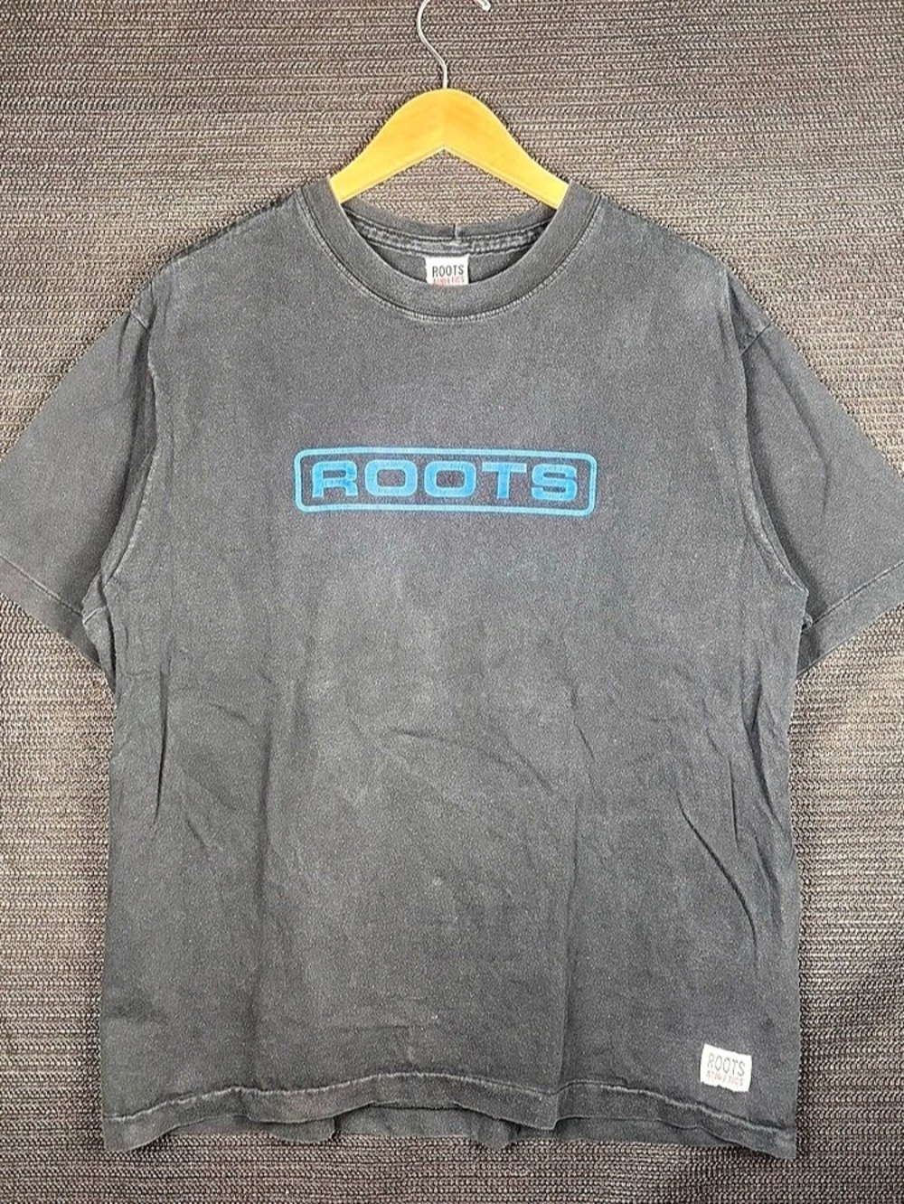 Vtg Roots Logo Short Sleeve Tee in Black Size Large